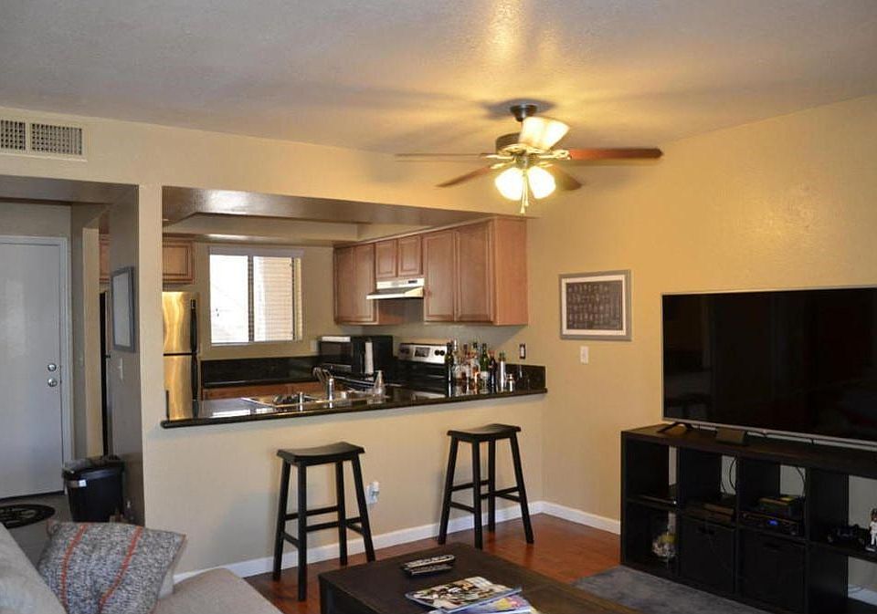 Living Room/Kitchen