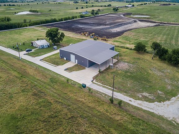 4th image of 426 County Road 2320