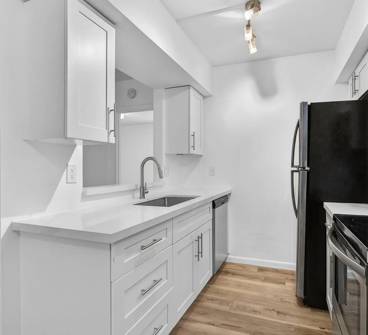 2 bed, 2.0 bath, 860 sqft, $2,200 — Photo 4