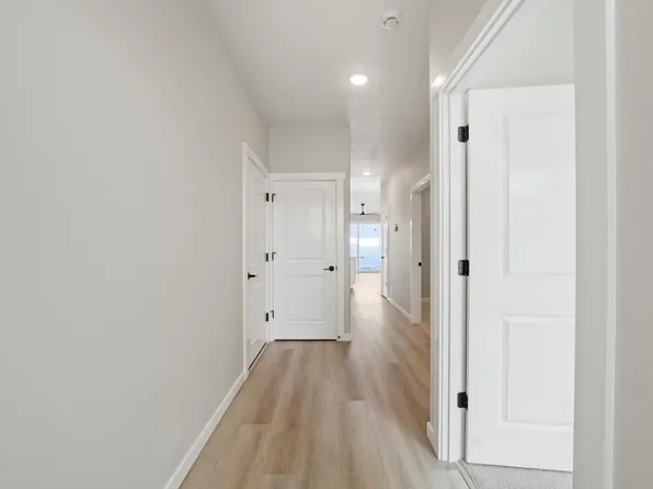 1374 Kalani Ct, West Richland, WA 99353