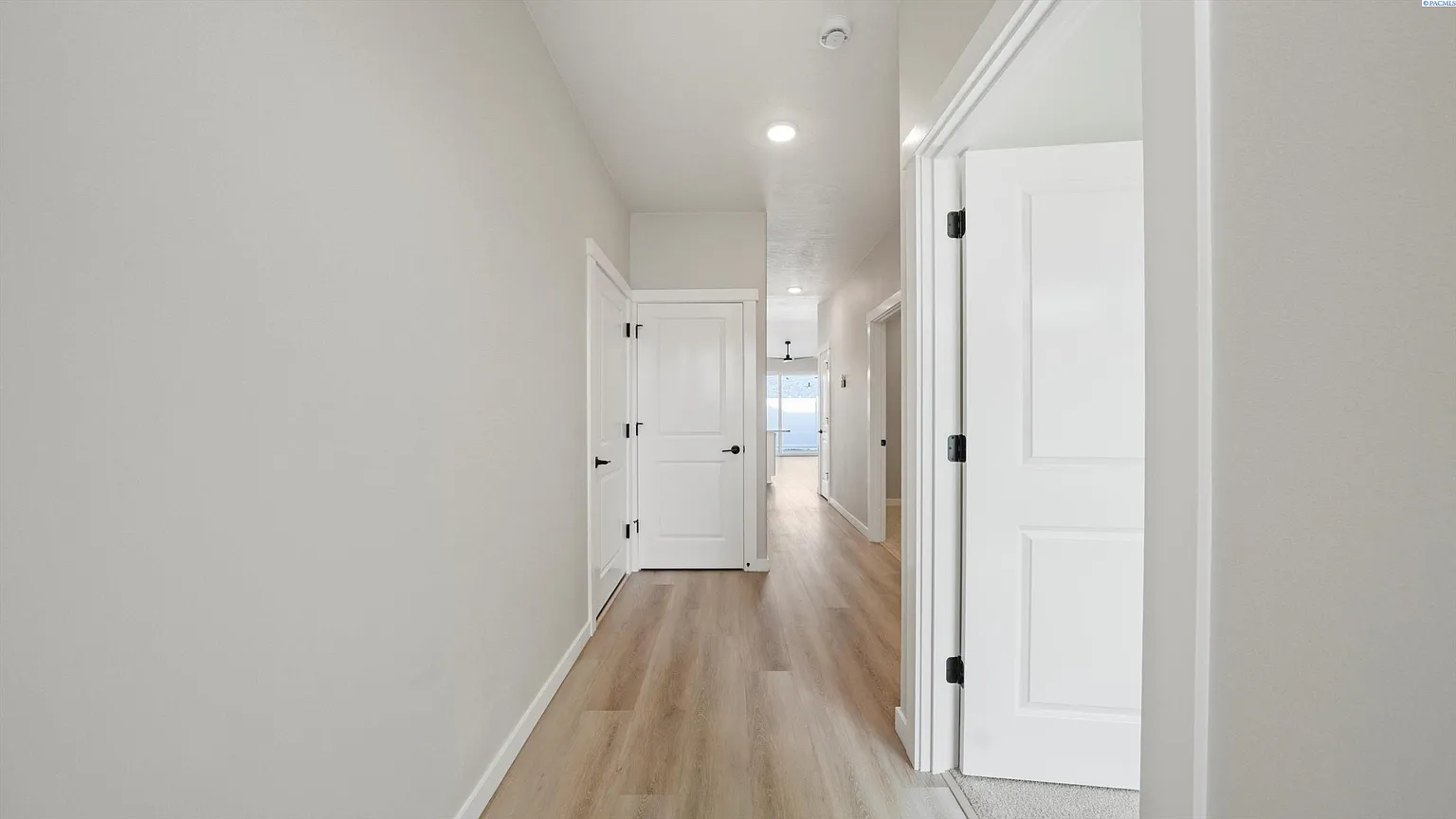 1374 Kalani Ct photo 1