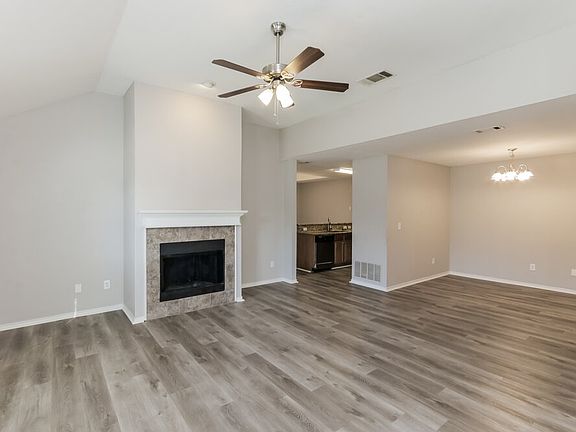 5th image of 1059 Gaynor Ave