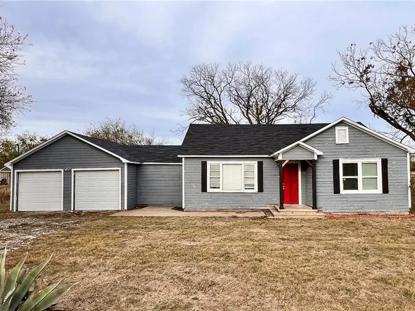 207 W Commerce St, Leroy, TX 76654