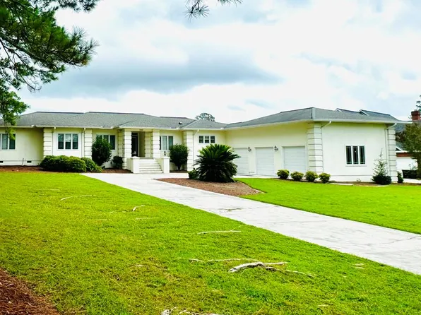 1601 Club Dr, Douglas, GA 31533