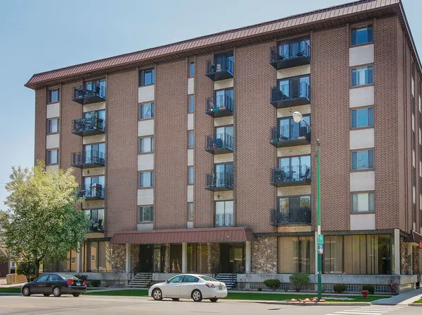 8359 W Addison St APT 202, Chicago, IL 60634