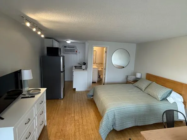 20 Ocean Blvd, Hampton, NH 03842