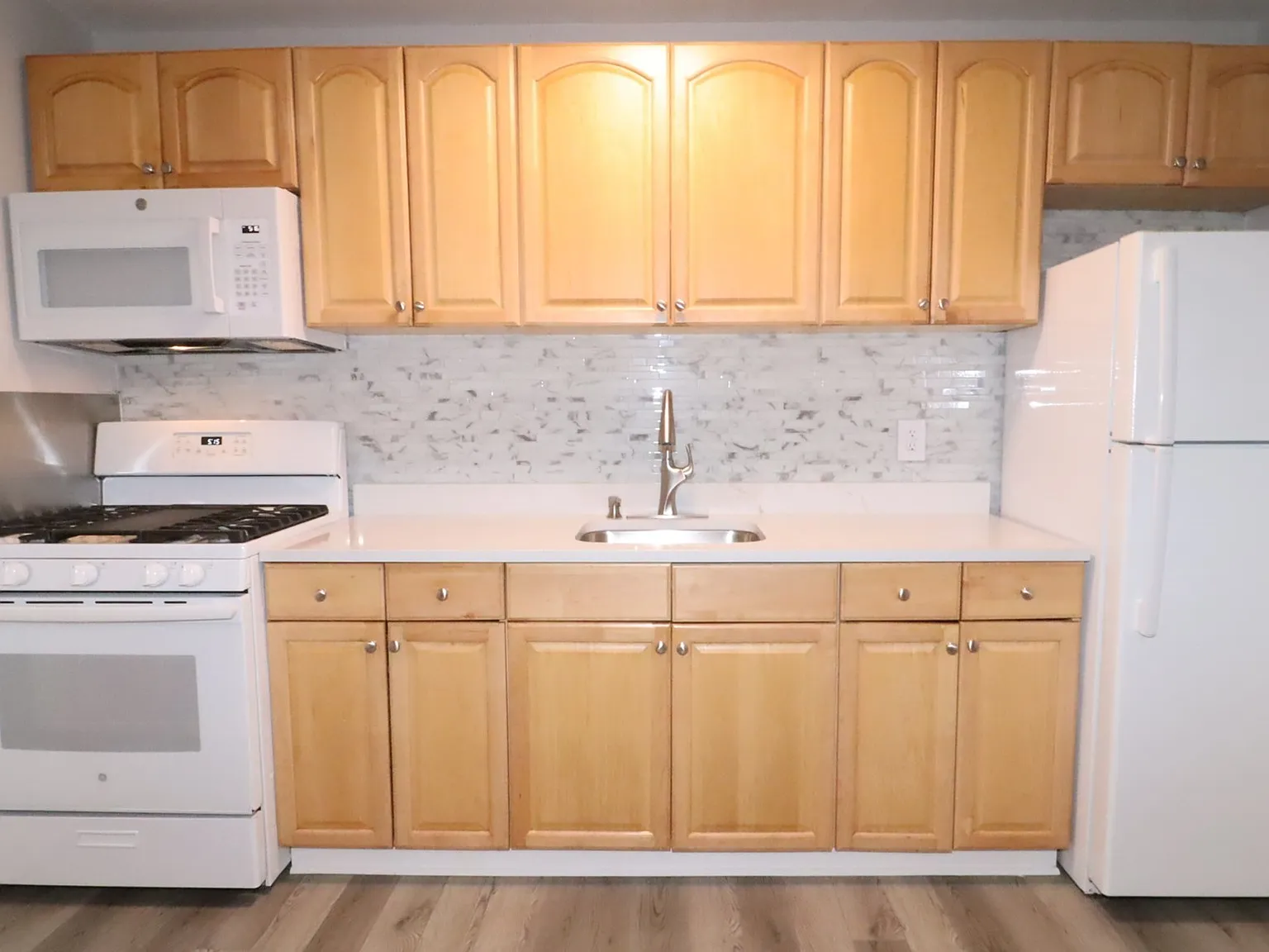 1 bed, 1.0 bath, 700 sqft, $1,695 — Photo 3