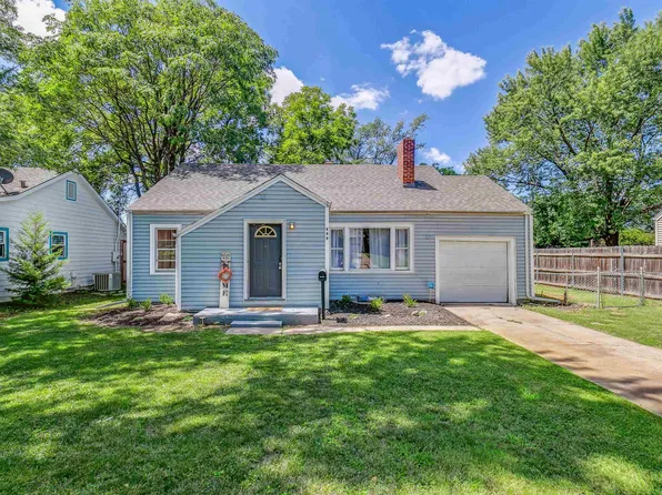 949 S Holyoke St, Wichita, KS 67218