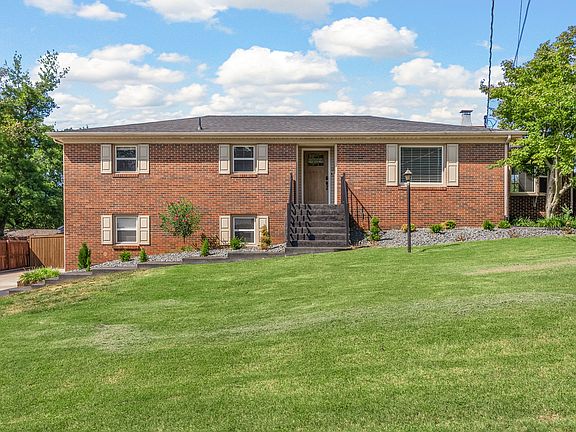 2nd image of 125 Donna Dr