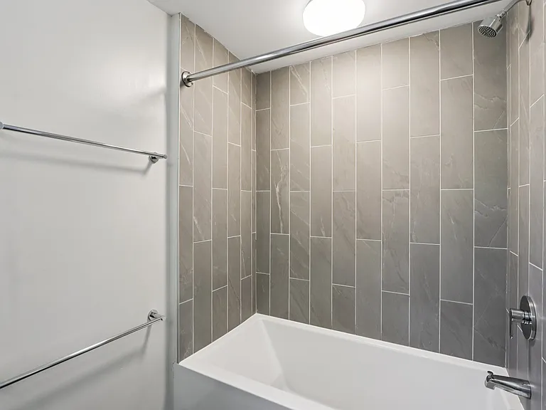 Park77 Apartments — Photo 34