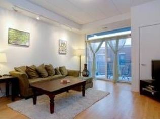 974 W 35th St #407, Chicago, IL 60609