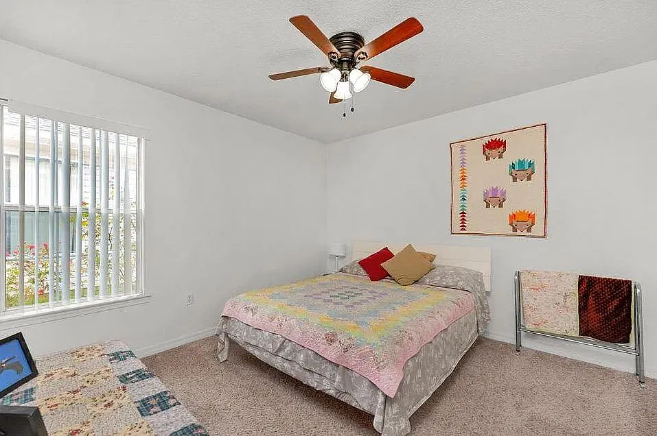 1120 Ivey Terrace — Photo 2