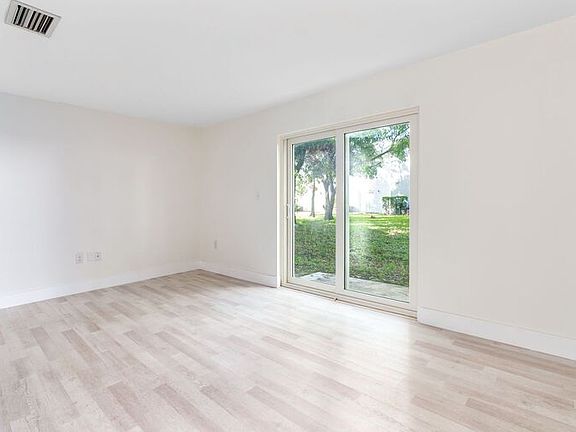 4th image of 2754-2791 NW 191st Ter #191-2771