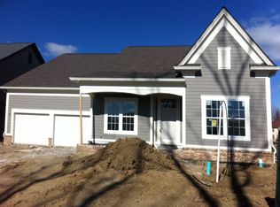 6754 Regents Park Dr, Zionsville, IN 46077