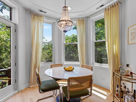 4th image of 1544 N Hoyne Ave APT 2