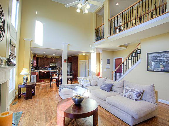 4th image of 400 Tillingham Ct