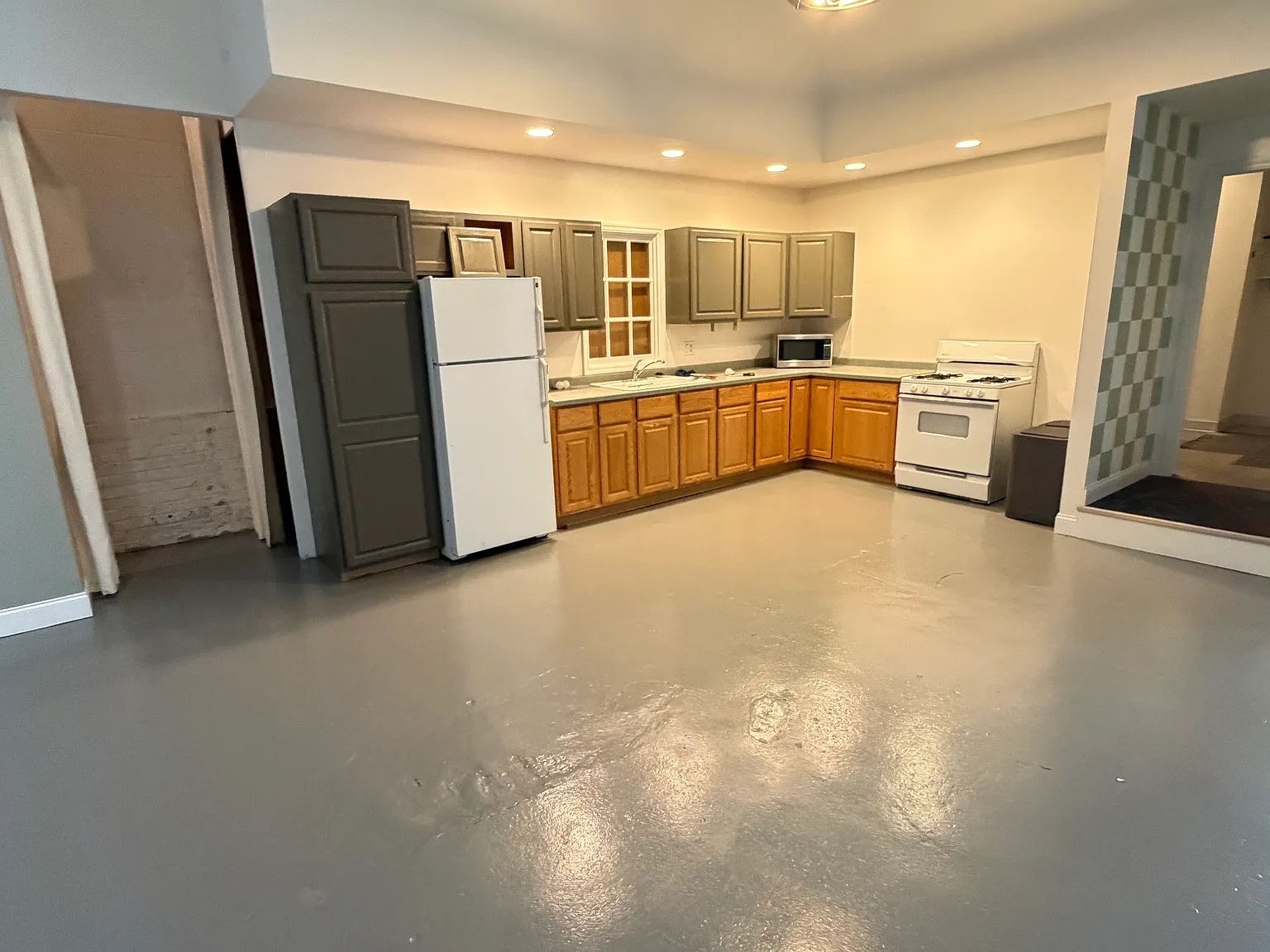 2 bed, 2000 sqft, $2,495 — Photo 2