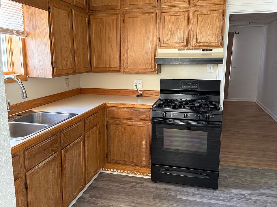 1st image of 9 19th St S