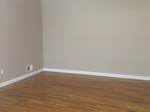 3rd image of 16 Corona Ave Floor 1