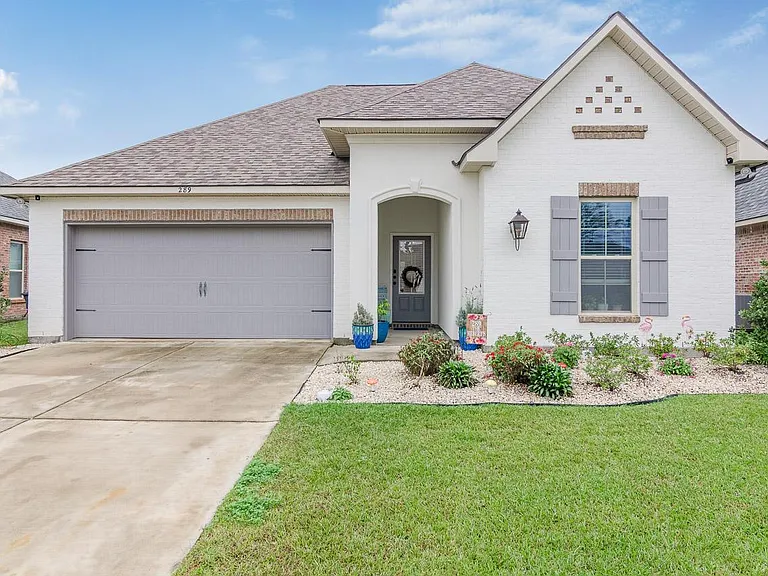 289 Lake Pride Dr — Photo 2
