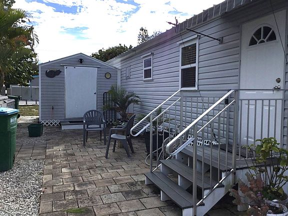 4th image of 123 Cocoa Palms Ave