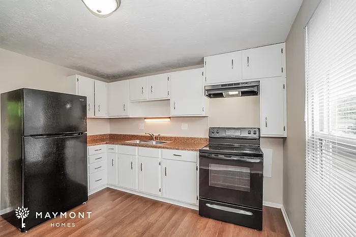 3 bed, 2.0 bath, 1456 sqft, $1,795 — Photo 3