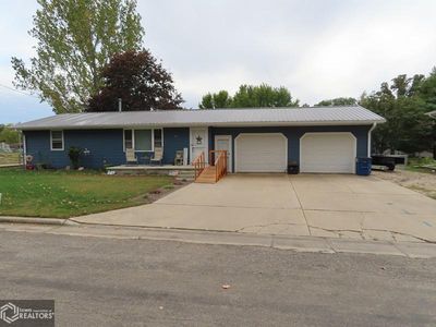 415 2nd St NE, Nora Springs, IA, 50458