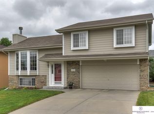 8360 Hanover St, Omaha, NE 68122