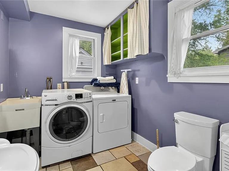 204 Roat St — Photo 9