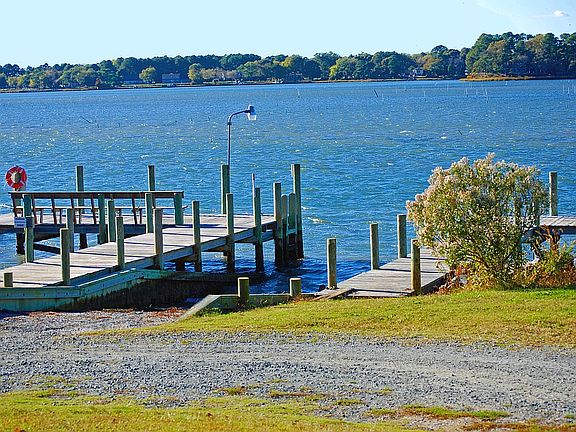 Resident Dock & Boat Ramp