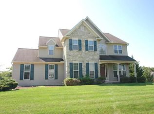 24 Thornhill Ln, Willow Street, PA 17584