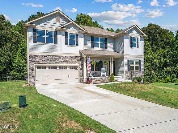 3rd image of 74 Sweet Maple Court
