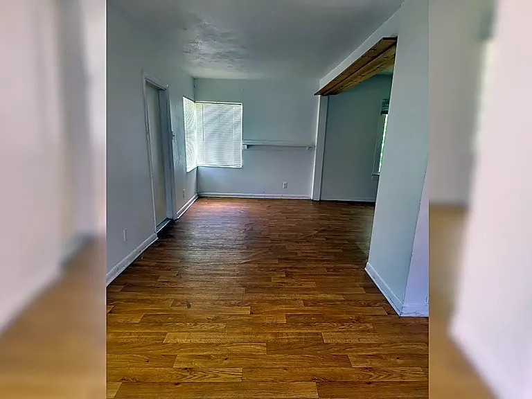 515 SW 4th Ave — Photo 7