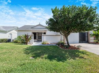 433 Maple Bluff Cir, Melbourne, FL 32940