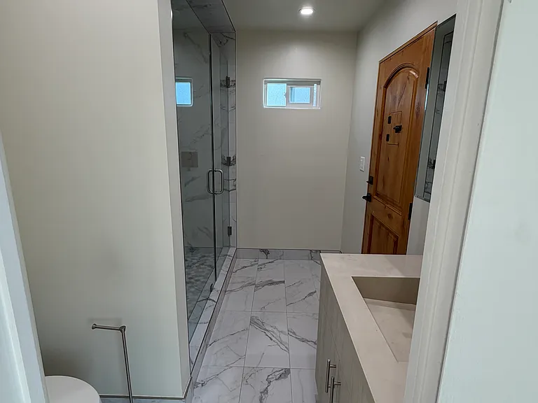 1090 E Verdugo Ave — Photo 21