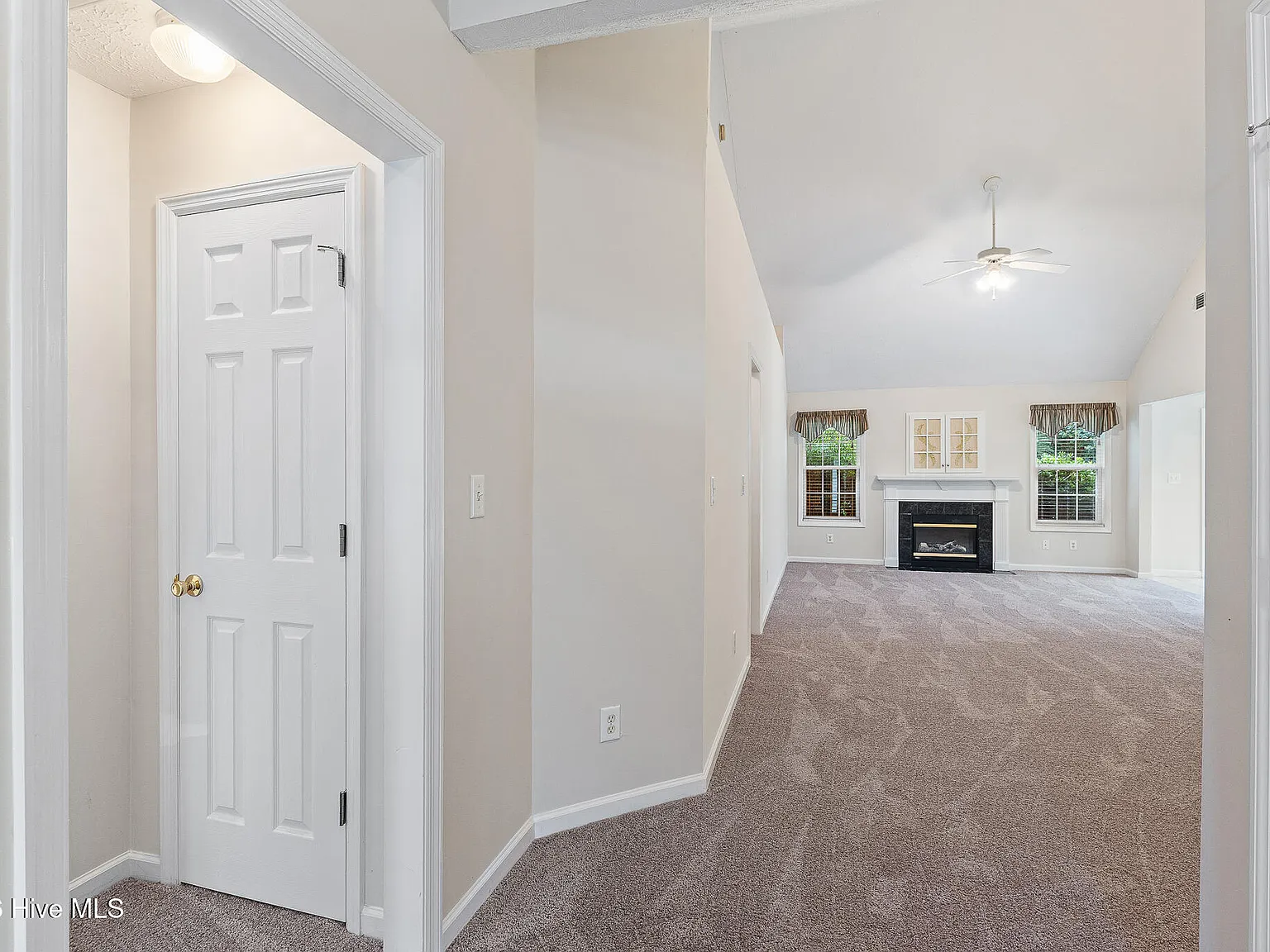 2 bed, 2.0 bath, $1,495 — Photo 3