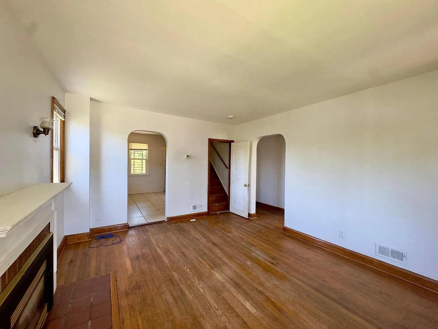 Charming 3 Bedroom/2 Bathroom Home in Parkville, MD! — Photo 3