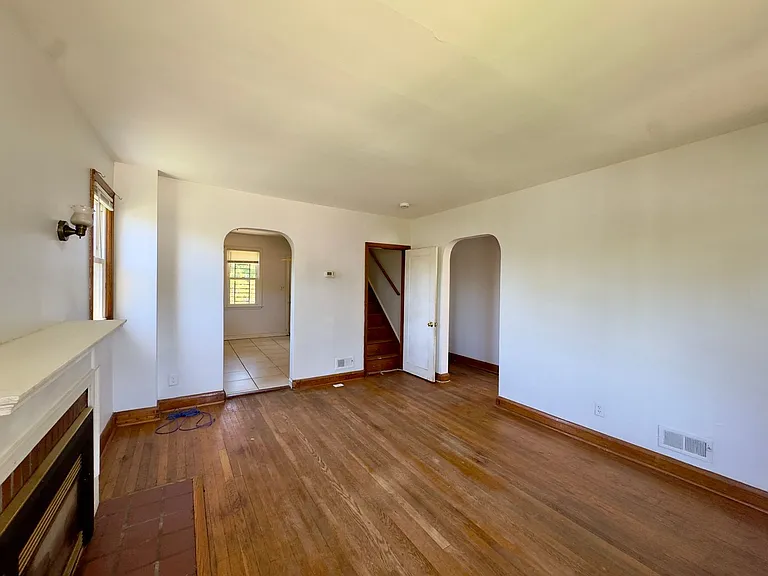 7906 Hillendale Rd — Photo 3