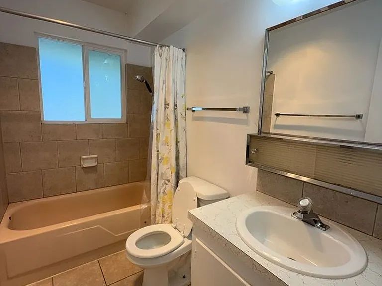 102 Oak Grove Rd — Photo 6