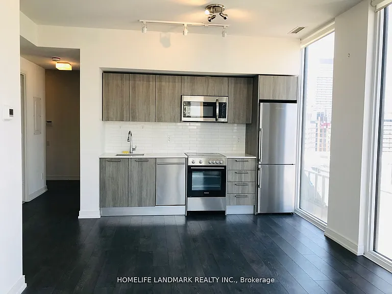28 Wellesley St E #2609 — Photo 3