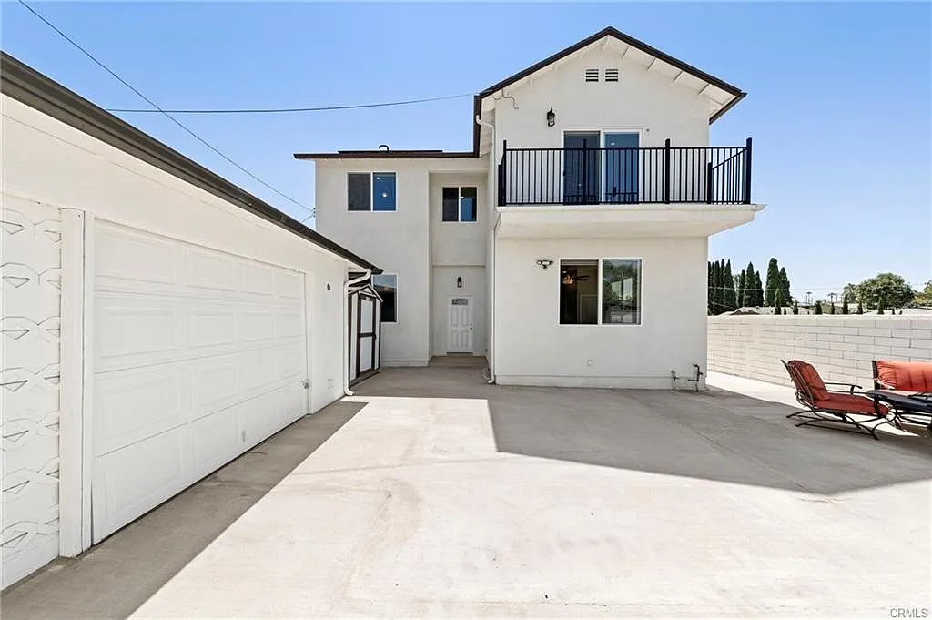 3 bed, 1250 sqft, $3,750 — Photo 2