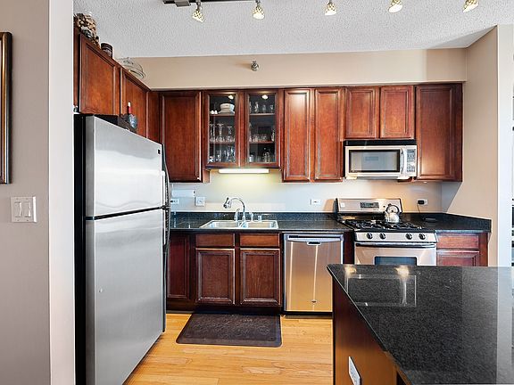 5th image of 41 E 8th St APT 2005