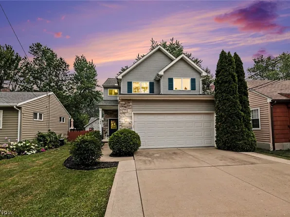 145 Vineyard Rd, Avon Lake, OH 44012