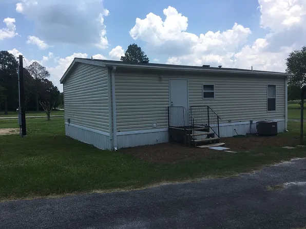 239 Cypress Cir, Alma, GA 31510