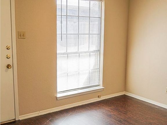 3rd image of 105-107 El Dorado Dr #105