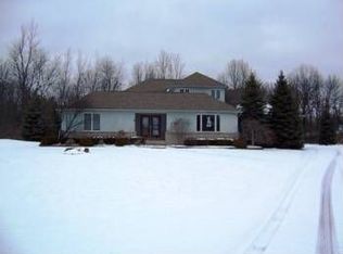 4501 Mariners Ct, White Lake, MI 48386