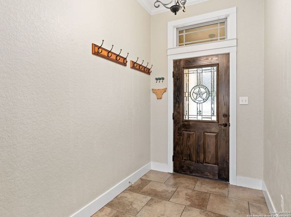 822 CHAMBORD DRIVE, Falls City, TX 78113