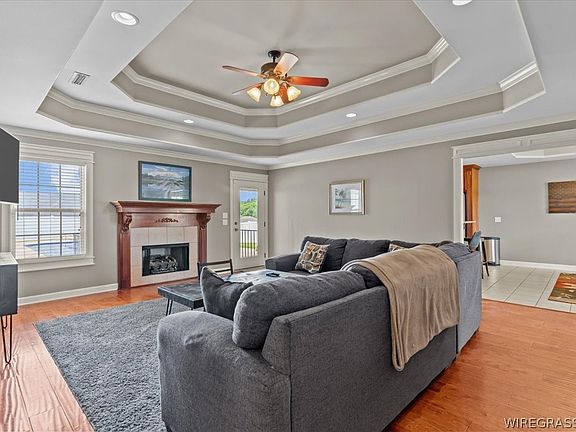 4th image of 102 TUMBLEWEED Drive