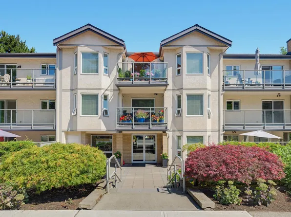 15255 18th Ave #214, Surrey, BC V4A 1W9
