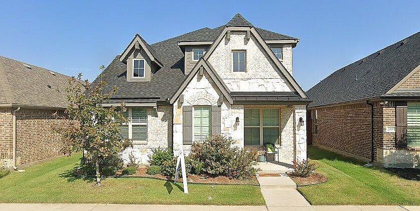 1st image of 2064 Valencia Dr